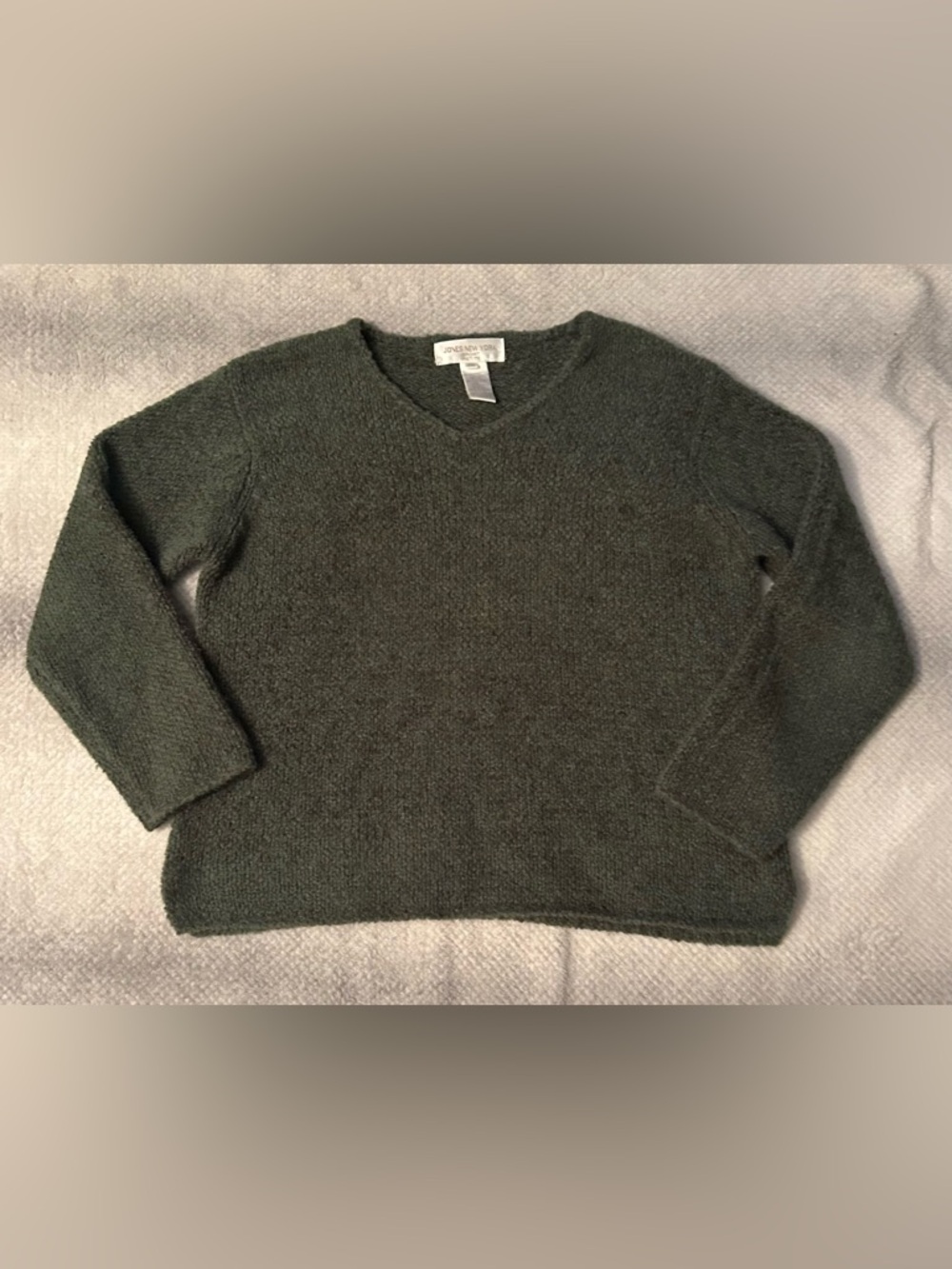 Jones New York Petite Medium V-Neck Women's Sweater